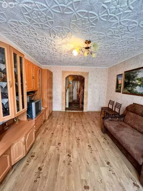 2-комнатная квартира: Белогорск, Нижнегорская улица, 33 (50 м) - Фото 1