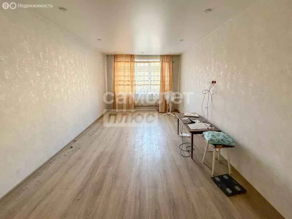 3-комнатная квартира: Челябинск, улица 40-летия Победы, 10 (66.6 м) - Фото 1