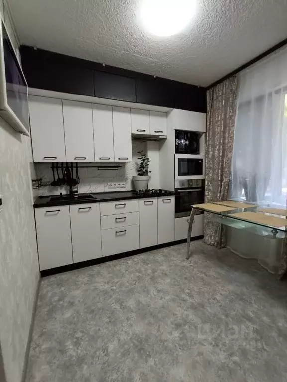 1-к кв. Омская область, Омск Заозерный мкр, ул. Бородина, 13 (36.5 м) - Фото 2