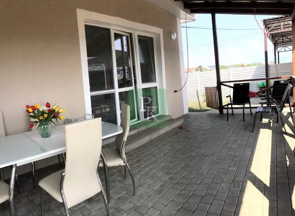 Дом в Крым, Симферопольский район, Добровское с/пос, с. Пионерское ул. ... - Фото 1