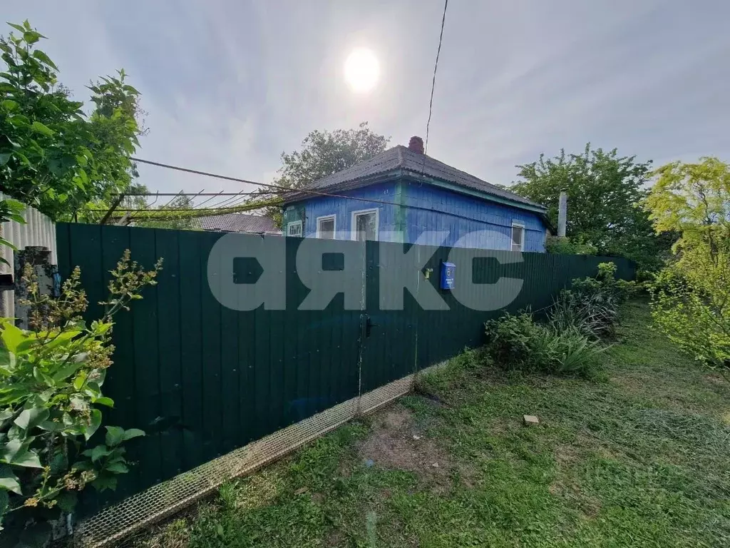 Дом в Краснодарский край, Новокубанский район, Советская ст-ца ул. ... - Фото 0