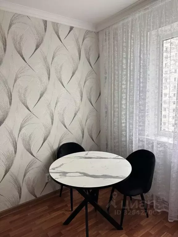 1-к кв. Курская область, Курск просп. Вячеслава Клыкова, 77 (36.0 м) - Фото 2