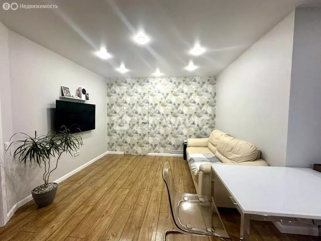 2-комнатная квартира: Смоленск, Краснинское шоссе, 18 (68 м) - Фото 2