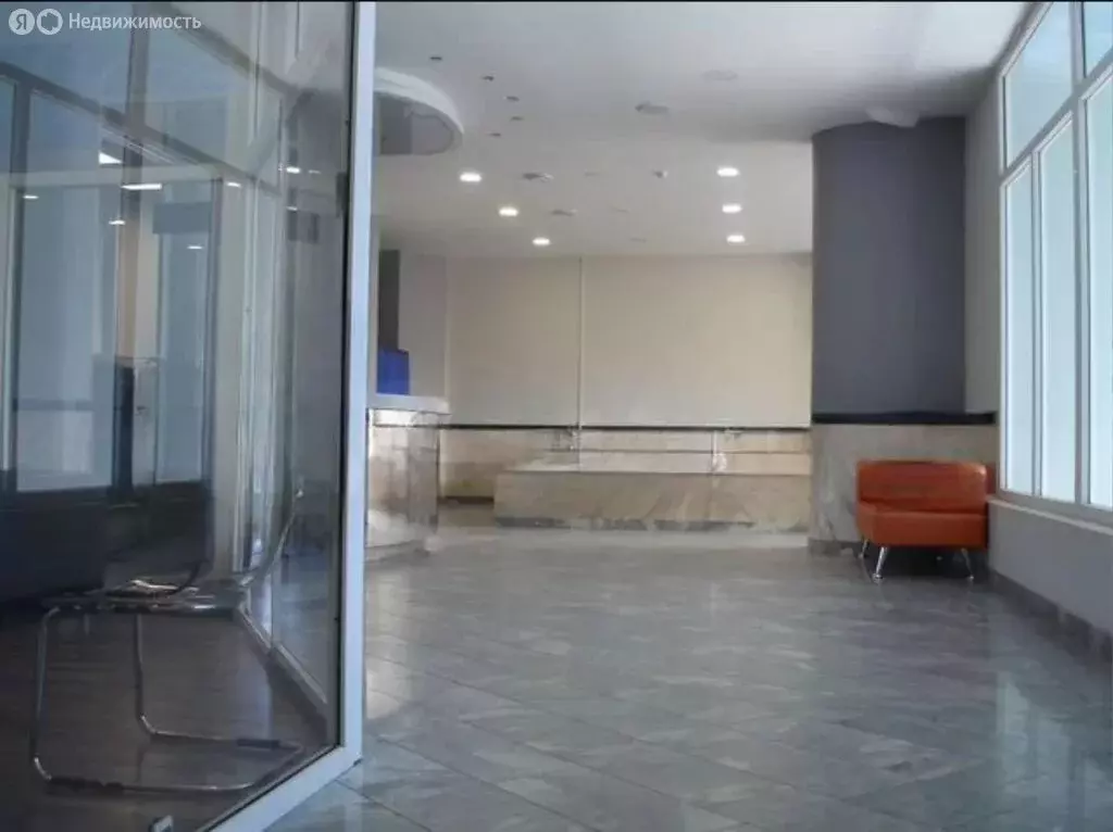 Торговая площадь (900 м) - Фото 1