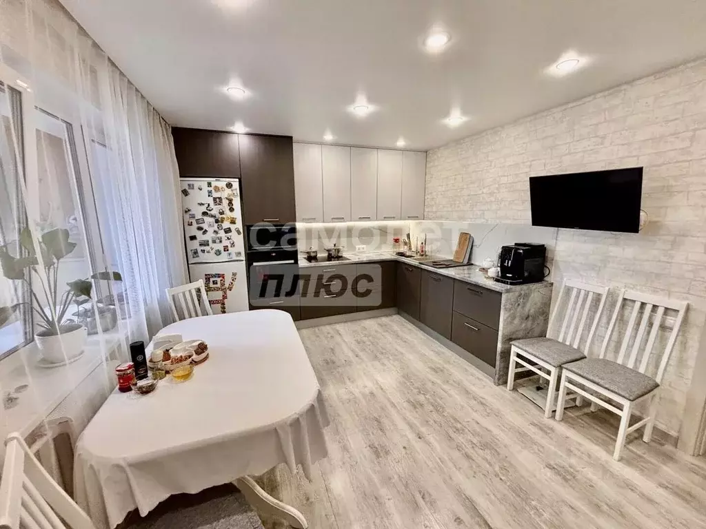 2-к кв. Башкортостан, Уфа ул. Карла Маркса, 64 (78.1 м) - Фото 1