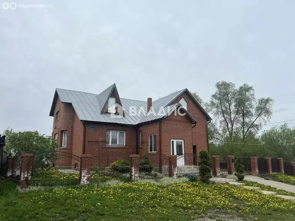 Дом в посёлок городского типа Аксубаево, Краснопартизанская улица, 5 ... - Фото 1