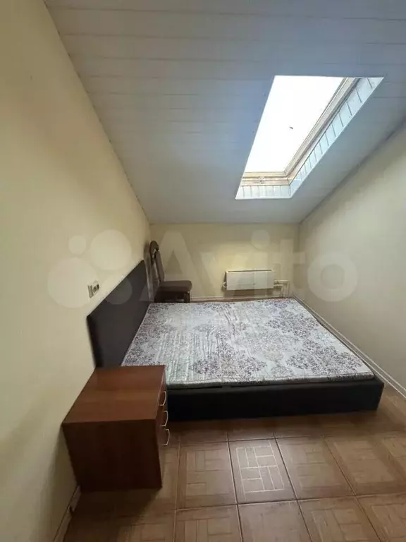 Комната 18 м в 4-к., 4/4 эт. - Фото 0