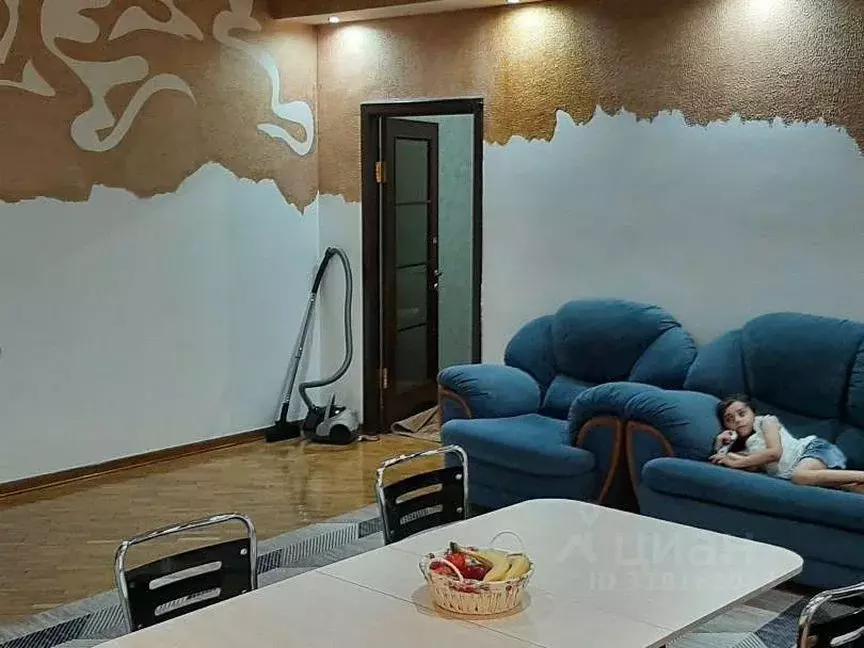 2-к кв. Дагестан, Махачкала просп. Насрутдинова (70.0 м) - Фото 1