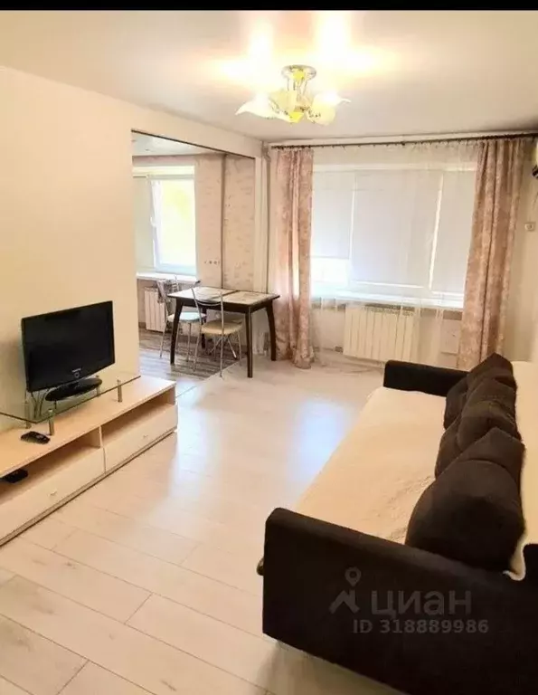 Студия Волгоградская область, Волгоград Козловская ул., 31 (42.0 м) - Фото 1