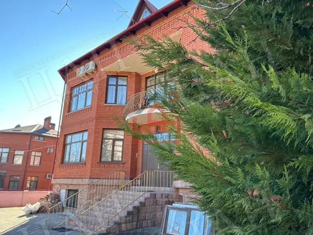 4-к кв. Ставропольский край, Ессентуки ул. Маяковского, 18 (220.0 м) - Фото 0