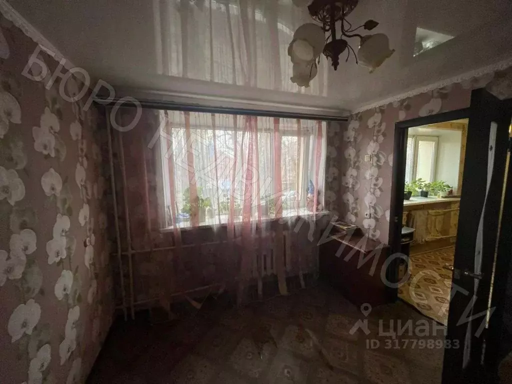 3-к кв. Саратовская область, Балашов Нефтяная ул., 56 (37.3 м) - Фото 0