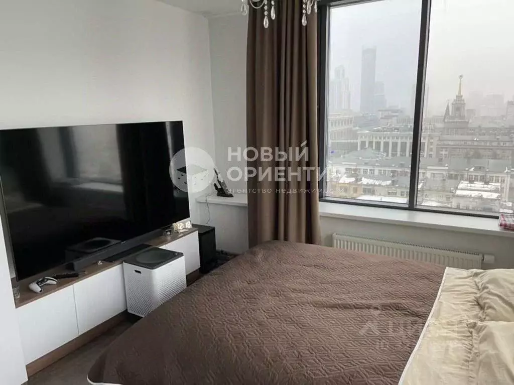 Студия Свердловская область, Екатеринбург ул. Малышева, 42А (34.5 м) - Фото 1