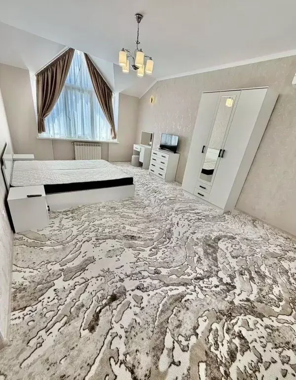 2-к кв. Крым, Симферополь ул. Геологическая, 12 (85.0 м) - Фото 1