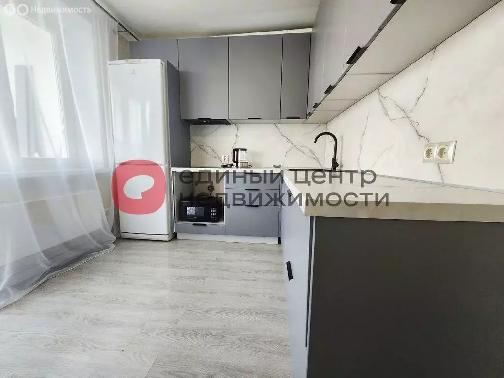 1-комнатная квартира: Тюмень, улица Федюнинского, 58 (36.9 м) - Фото 1