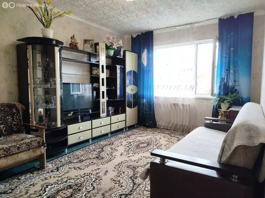 2-комнатная квартира: Гуково, улица Фрунзе, 19 (56 м) - Фото 1