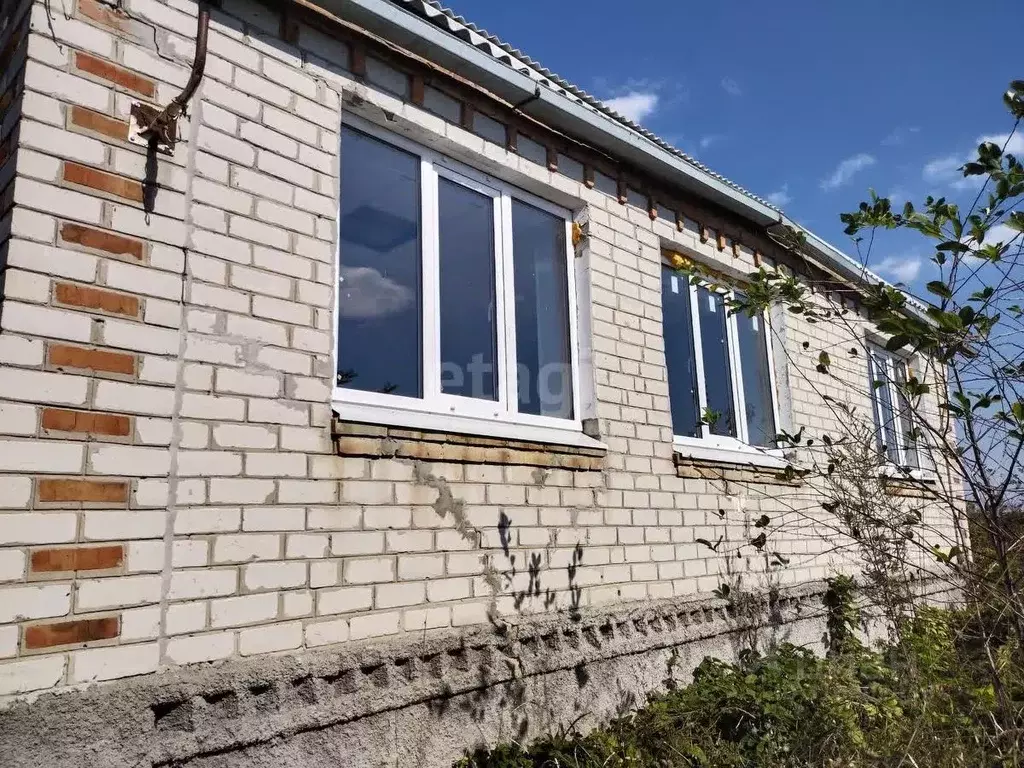 Дом в Белгородская область, Валуйский муниципальный округ, с. Орехово ... - Фото 0