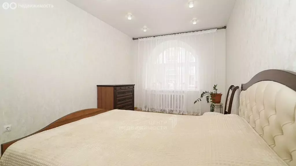 3-комнатная квартира: Казань, улица Баки Урманче, 8 (100 м) - Фото 2