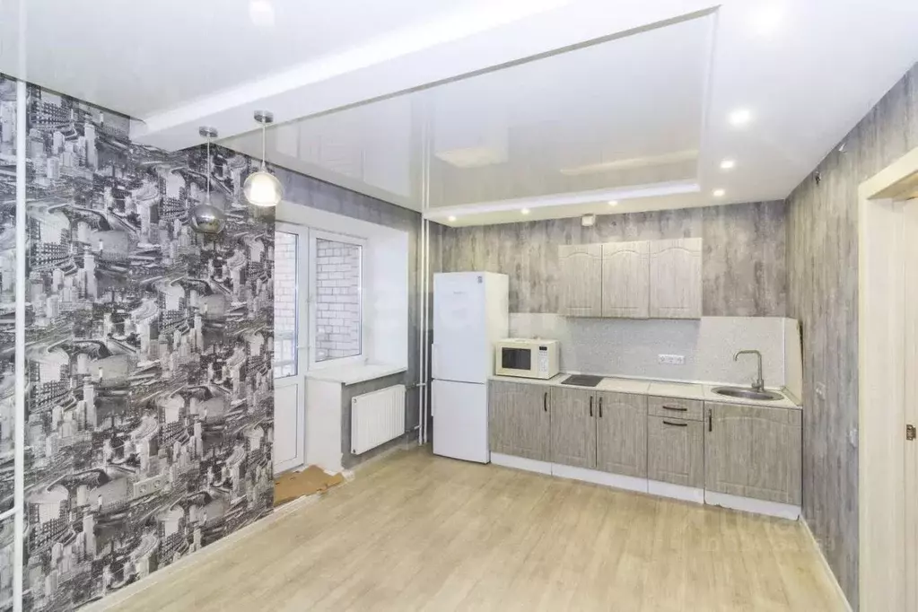 1-к кв. Тюменская область, Тюмень Амурская ул., 39 (58.0 м) - Фото 1