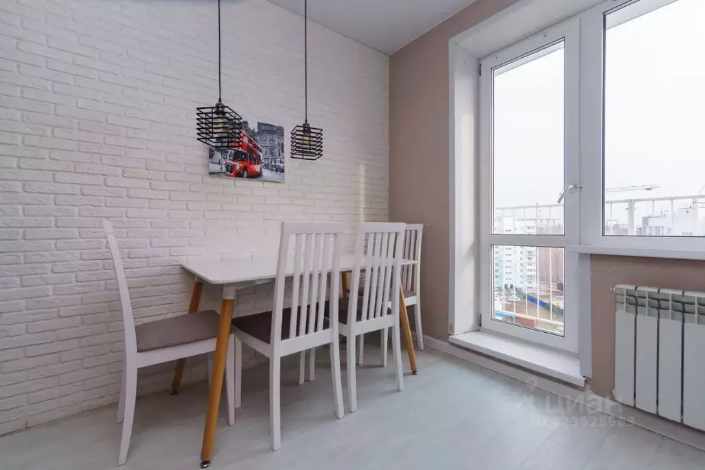 2-к кв. Новосибирская область, Новосибирск ул. Плющихинская, 1 (58.0 ... - Фото 0