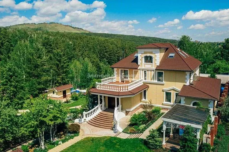 Коттедж в Красноярский край, Красноярск Курганская ул. (600 м) - Фото 1