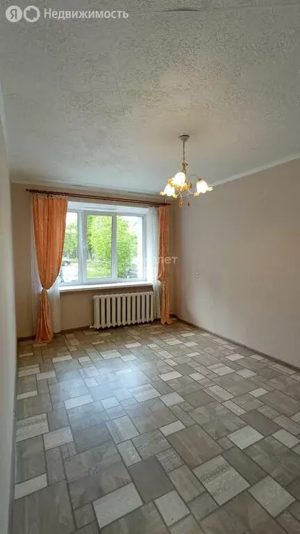 3-комнатная квартира: Кирово-Чепецк, улица Азина, 6 (58.8 м) - Фото 1