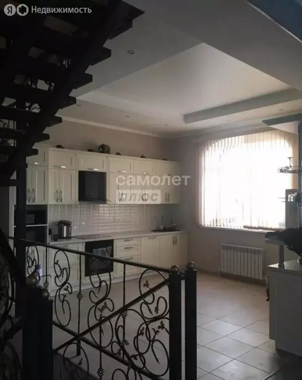 Дом в Омск, 33-я Северная улица, 6 (259.5 м) - Фото 1