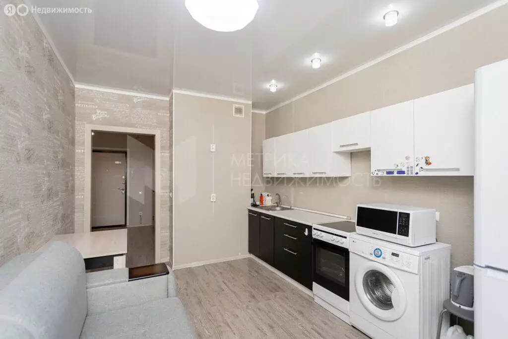 1-комнатная квартира: Тюмень, улица Монтажников, 47 (40.2 м) - Фото 1