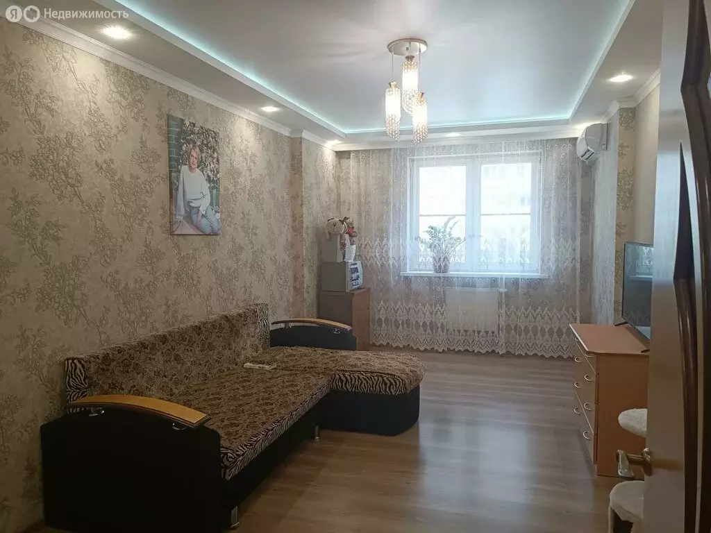 2-комнатная квартира: Краснодар, улица Цезаря Куникова, 35 (60 м) - Фото 1