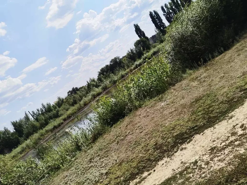 Дом в Саратовская область, Марксовский район, с. Кировское  (70 м) - Фото 0