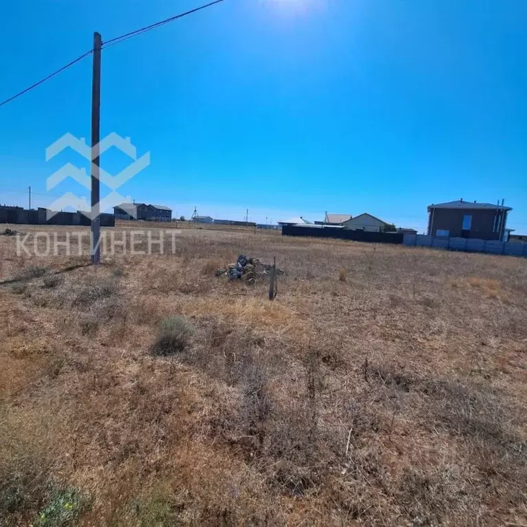 Участок в Крым, Черноморский район, Оленевское с/пос, с. Оленевка ул. ... - Фото 1