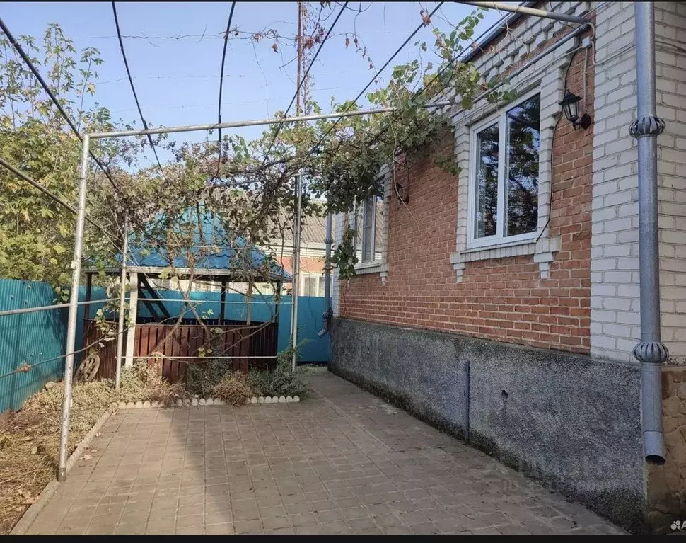 Дом в Краснодарский край, Лабинск ул. Ватутина, 1 (97 м) - Фото 1