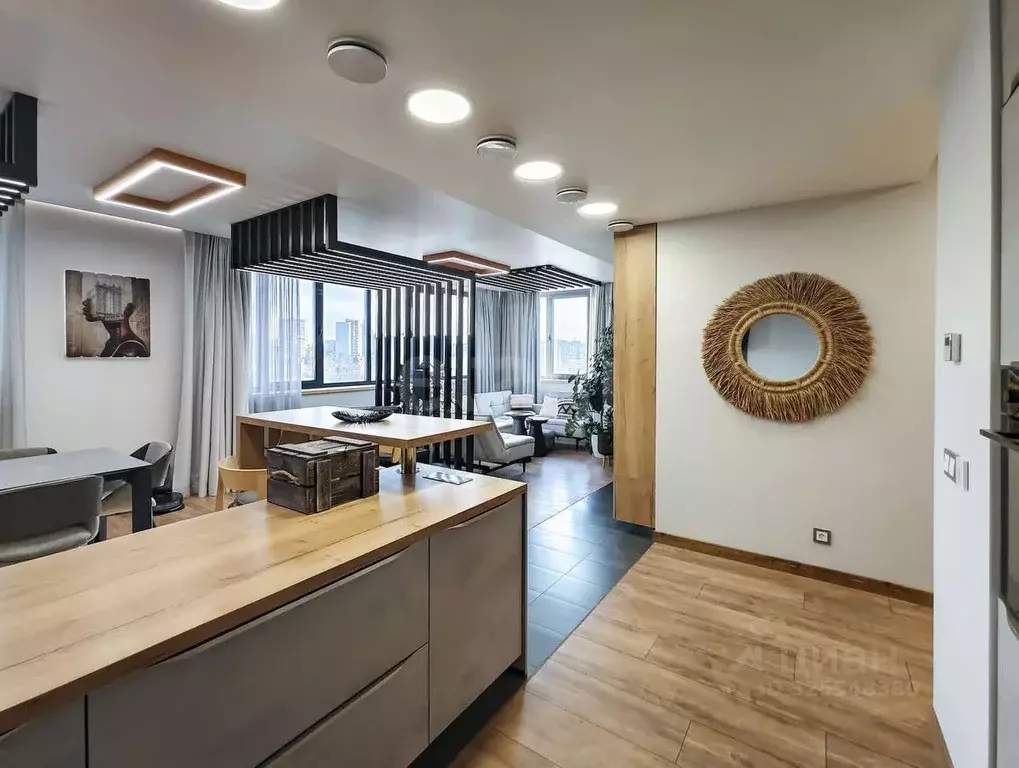 3-к кв. Тюменская область, Тюмень ул. Газовиков, 79 (108.0 м) - Фото 1