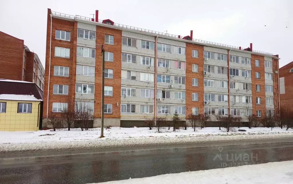 3-к кв. Омская область, Калачинск Заводская ул., 32 (68.6 м) - Фото 1