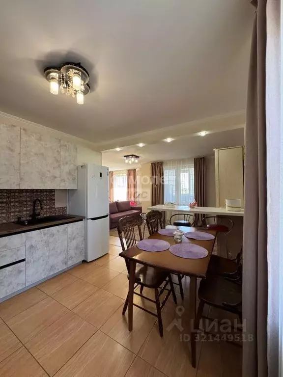 3-к кв. Астраханская область, Астрахань ул. Шаумяна, 9 (83.9 м) - Фото 2