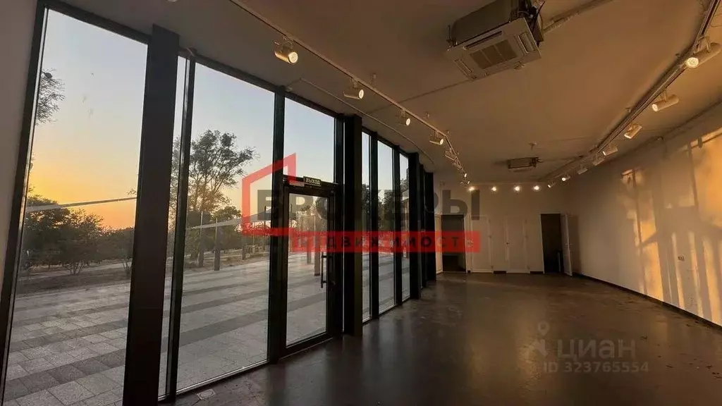 Помещение свободного назначения в Севастополь ул. Челюскинцев, 59 (117 ... - Фото 2