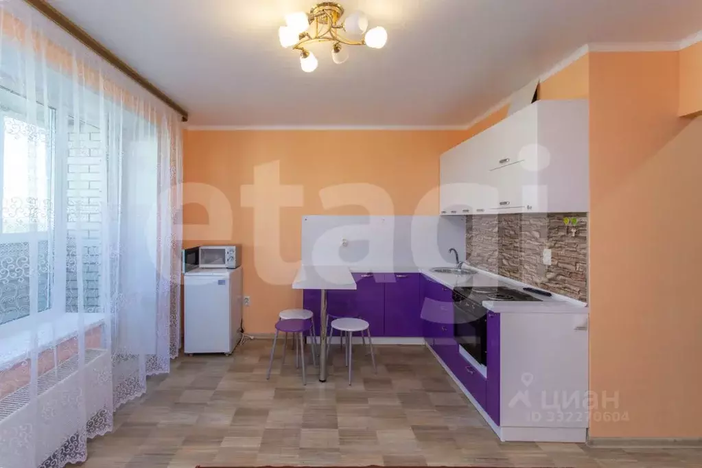 Студия Тюменская область, Тобольск 15-й мкр, 37 (27.0 м) - Фото 1