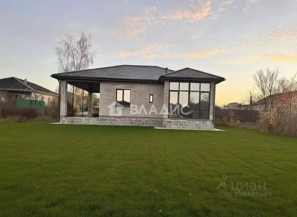 Дом в Белгородская область, Короча ул. Карла Либкнехта (88 м) - Фото 1