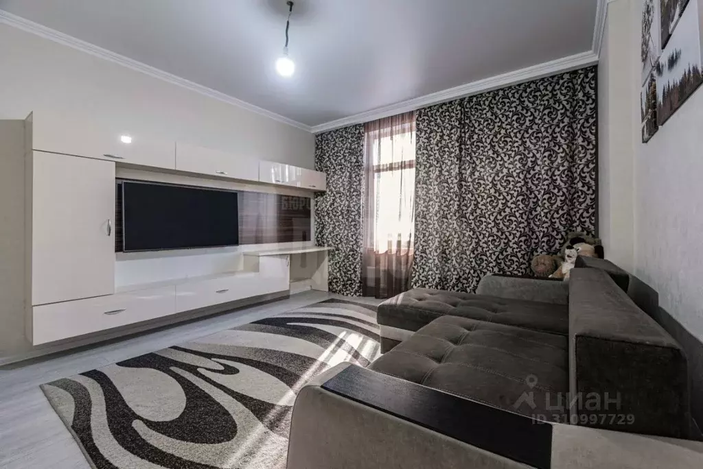 3-к кв. Калужская область, Обнинск ул. Долгининская, 18 (90.1 м) - Фото 2