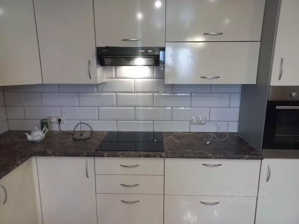 2-к кв. Саратовская область, Саратов ул. Усть-Курдюмская, 25 (65.0 м) - Фото 1