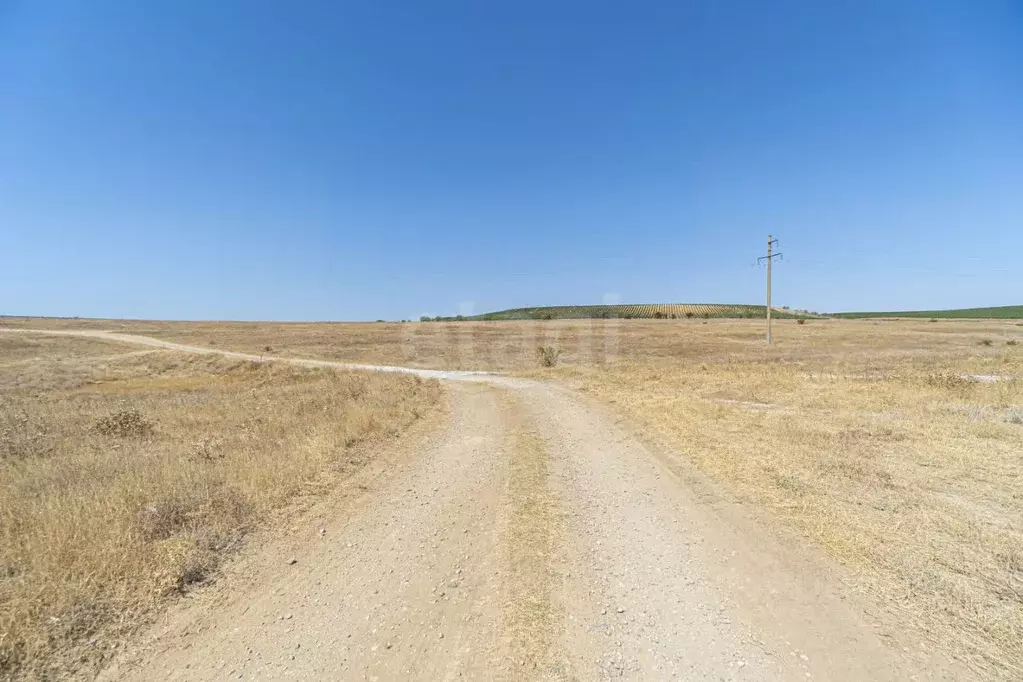 Участок в Крым, Бахчисарайский район, Каштановское с/пос, с. Отрадное ... - Фото 0