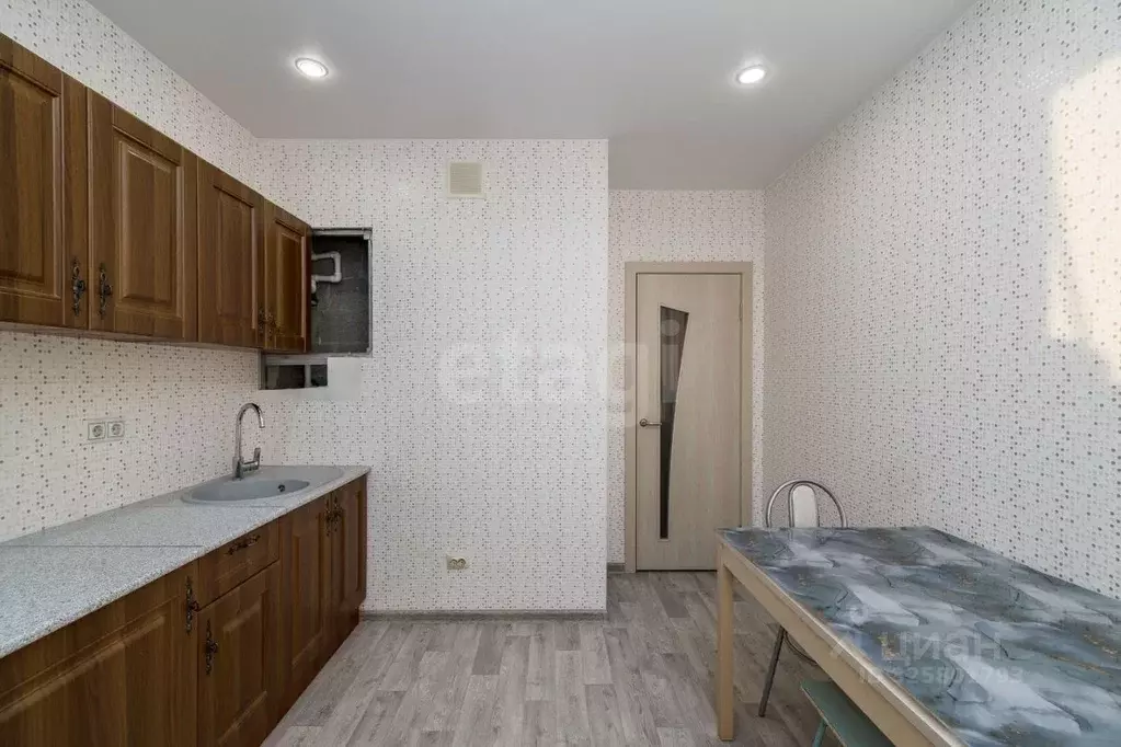 2-к кв. Тюменская область, Тюмень ул. Александра Протозанова, 12к1 ... - Фото 1