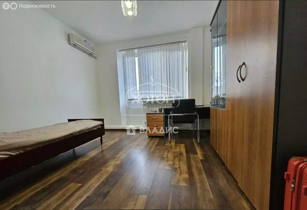 4-комнатная квартира: Элиста, улица Бимбаева, 7 (106 м) - Фото 1