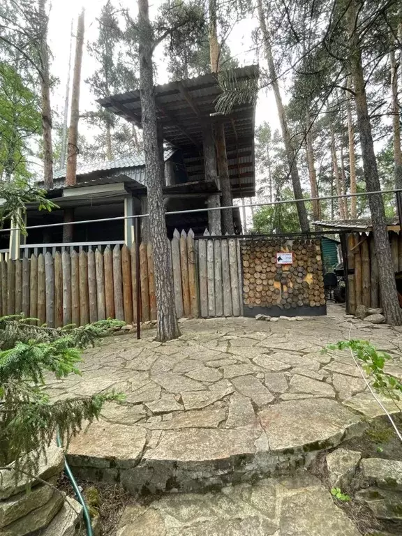 Дом в Челябинская область, Чебаркуль Еловая ул. (130 м) - Фото 1
