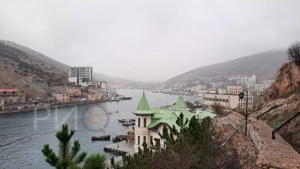 Участок в Севастополь, Севастополь, Балаклава г. ул. Василия Жукова, ... - Фото 0