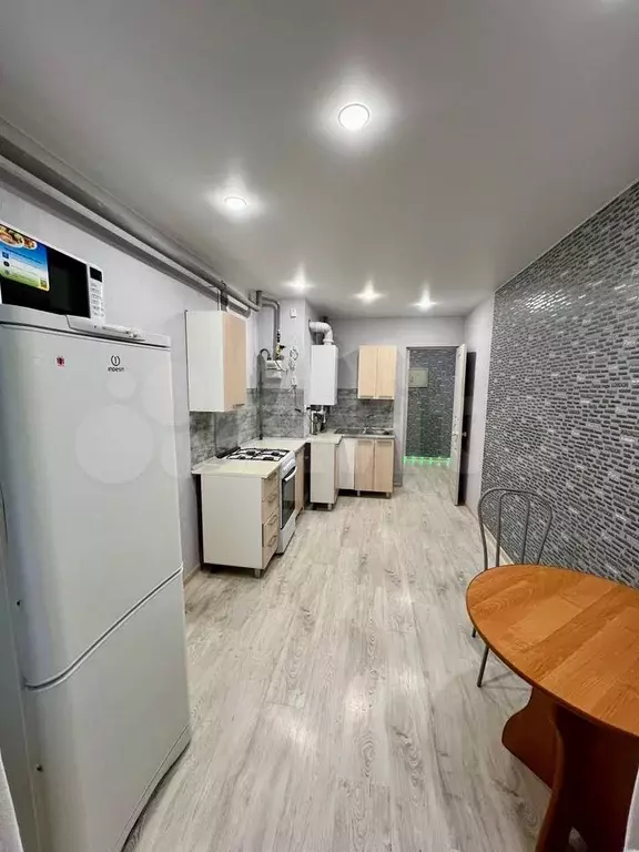 1-к. квартира, 40 м, 1/10 эт. - Фото 0