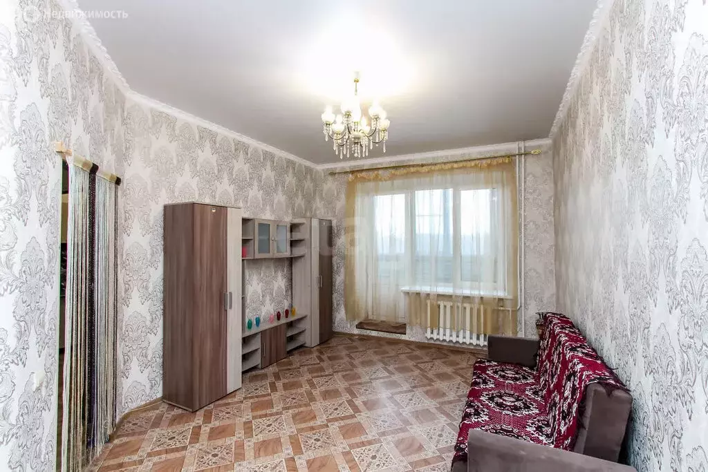 1-комнатная квартира: Тюмень, улица Избышева, 8 (38.6 м) - Фото 1