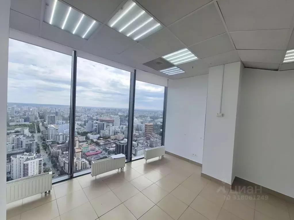 Офис в Свердловская область, Екатеринбург ул. Малышева, 51 (37 м) - Фото 1