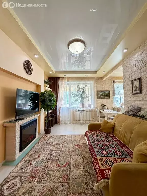 3-комнатная квартира: Калуга, улица Суворова, 120 (55.5 м) - Фото 1