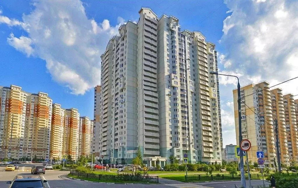 3-к кв. Московская область, Красногорск бул. Подмосковный, 14 (92.6 м) - Фото 0