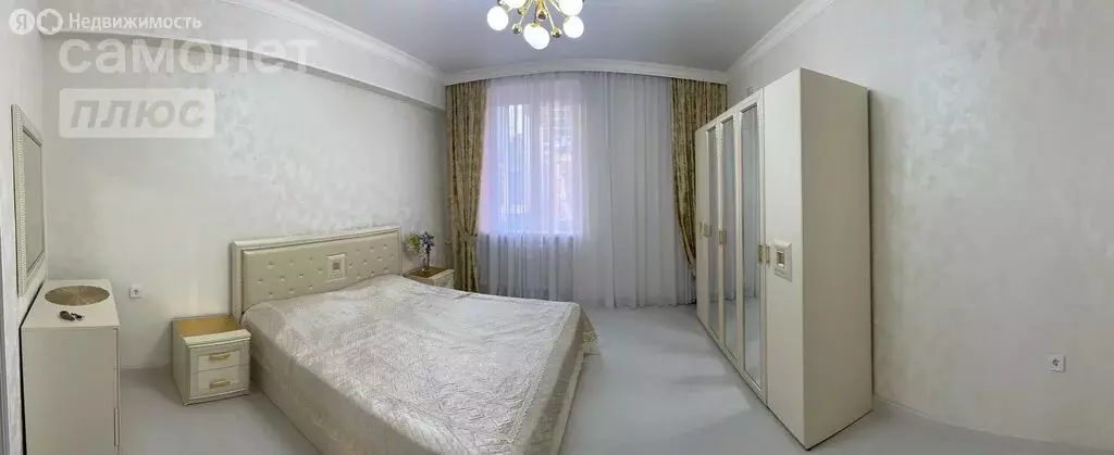 3-комнатная квартира: Грозный, проспект В.В. Путина, 19 (74 м) - Фото 0